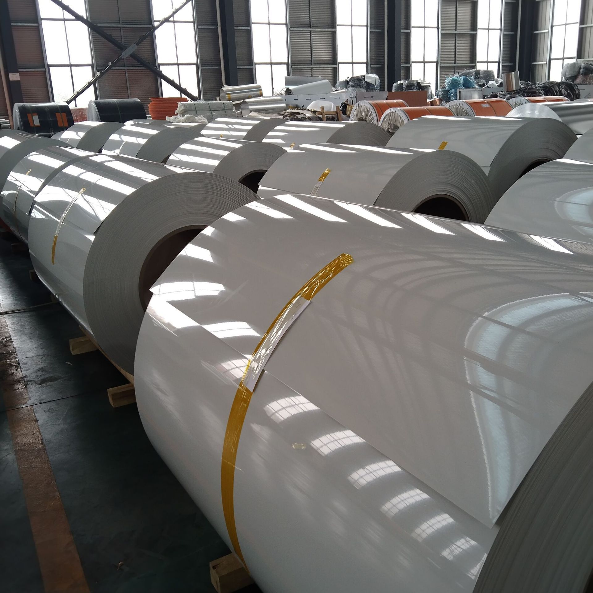 Aluminum rolls, aluminum plates, aluminum magnesium metal.