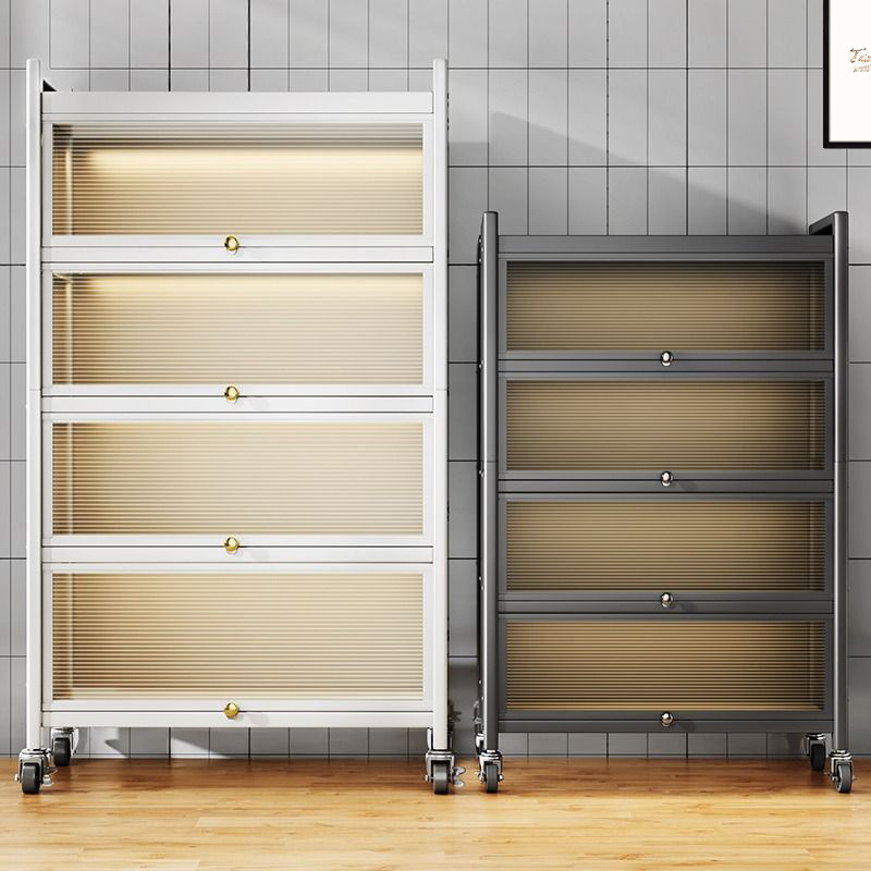 Các quầy bếp, tủ nhỏ, gắn thiết bị nấu ăn, băng qua biên giới.