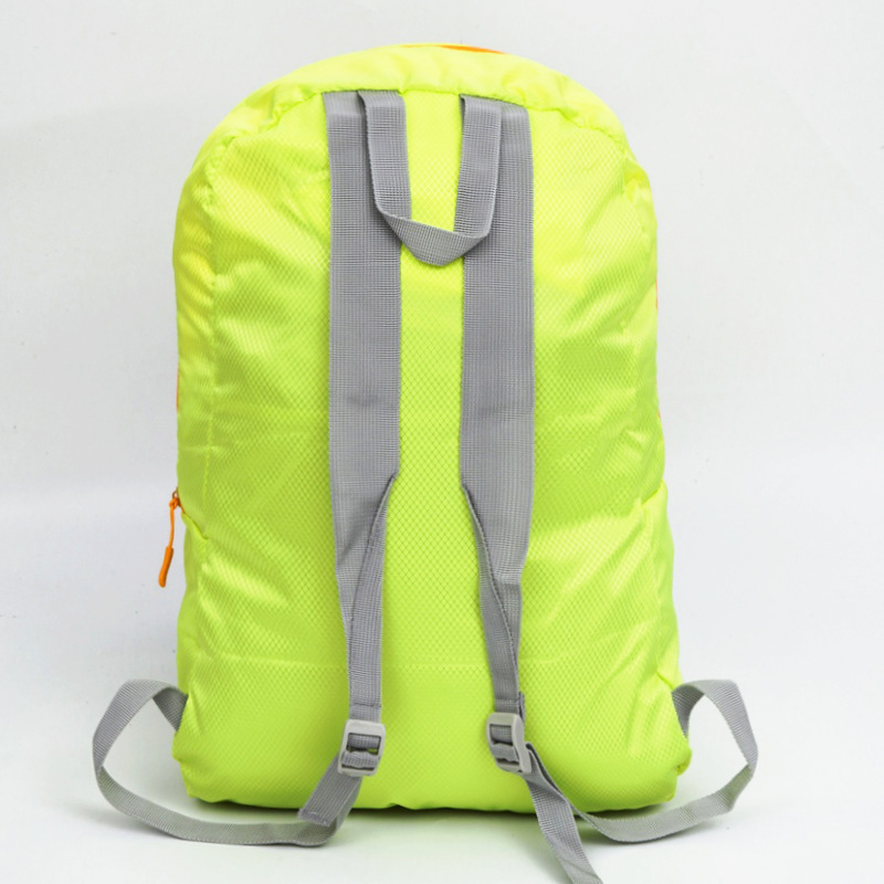 Outdoor skin packs are too light for both men and women to fold up the mountain packs and accept backpacks to protect water.