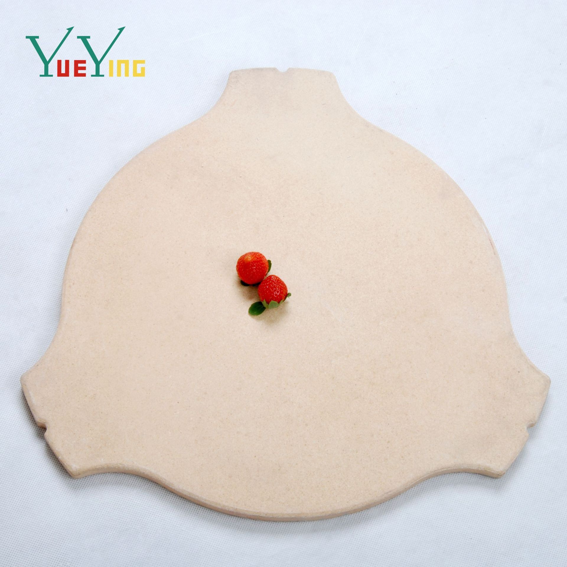 Bánh pizza nhân tạo bằng hình tam giác cho pizza nhiệt đới.