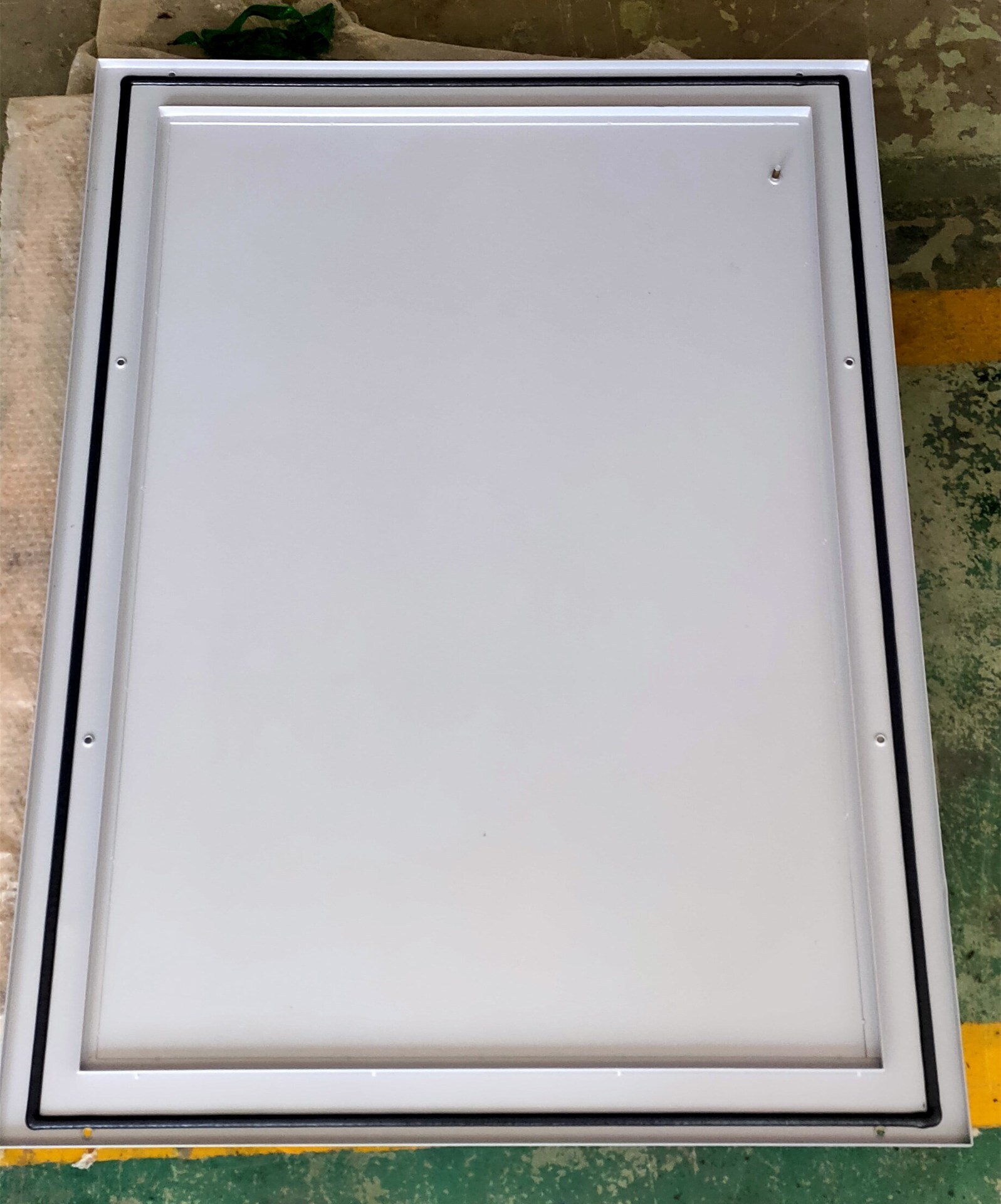 Zippin door sealed hair cream, electric car charger box glued, cabinet door field glue processed