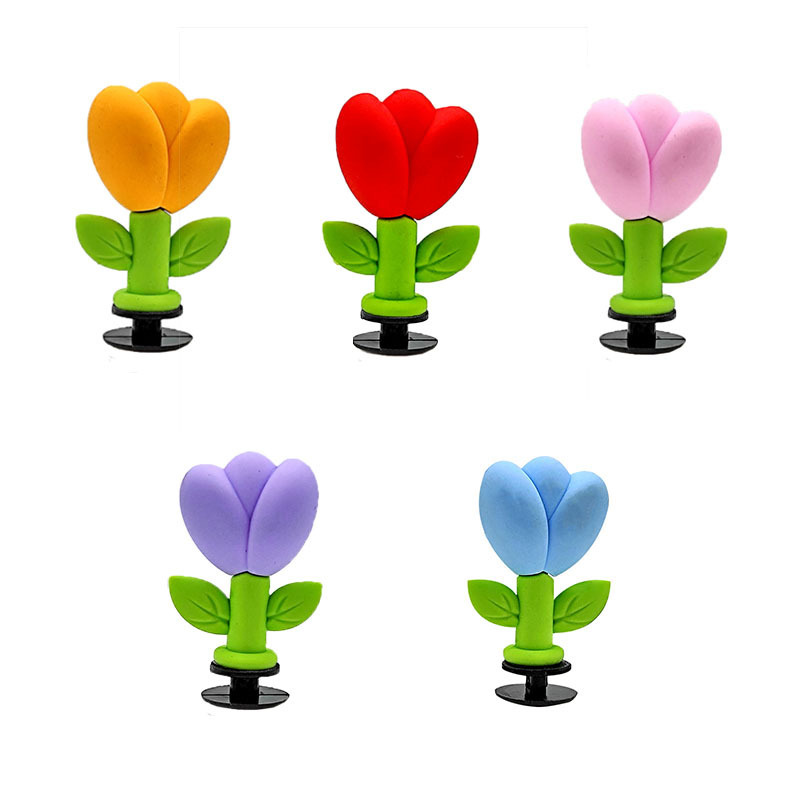 Một đôi giày mới cỡ 3D có lỗ trên giày, một cái mông trong vườn, một cái lỗ trên giày, và một chỗ cho cá rắn.