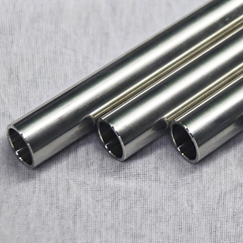 Xe bằng thép không rỉ dùng vật liệu ống để chọn bề mặt mịn và sạch mà không có cạnh rậm.