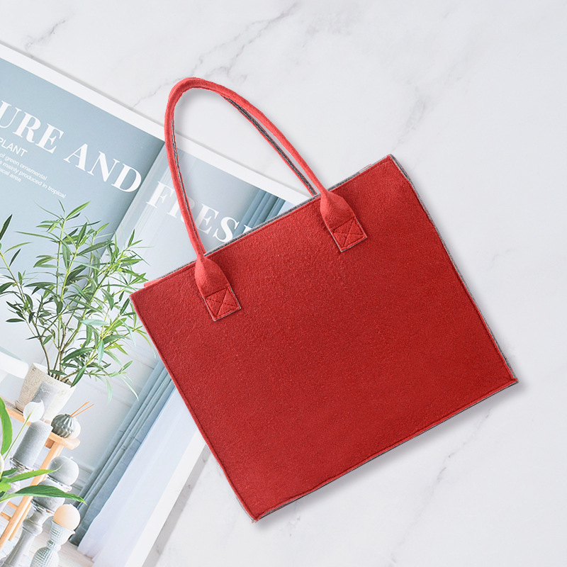 A sample design for the wholesale distribution of hand-held hand-held gift bags tailored by the source manufacturer