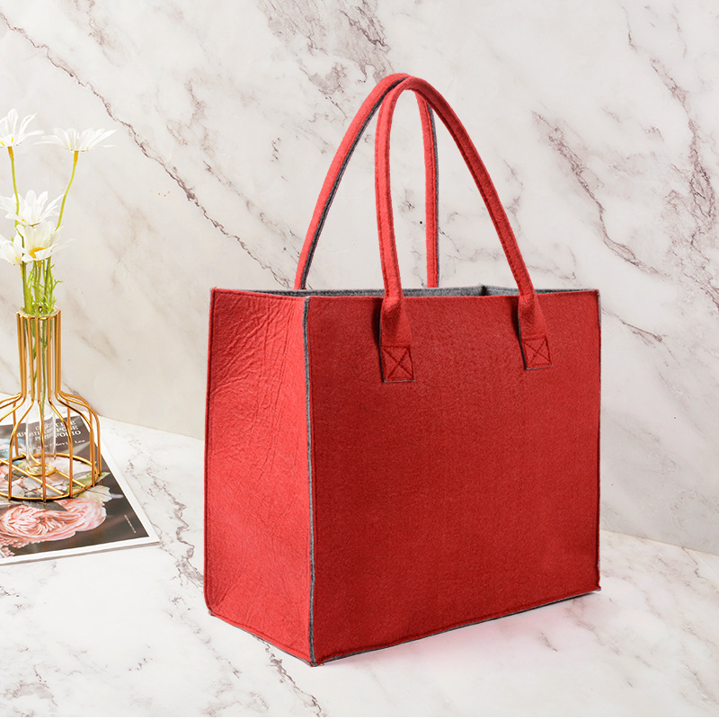 A sample design for the wholesale distribution of hand-held hand-held gift bags tailored by the source manufacturer
