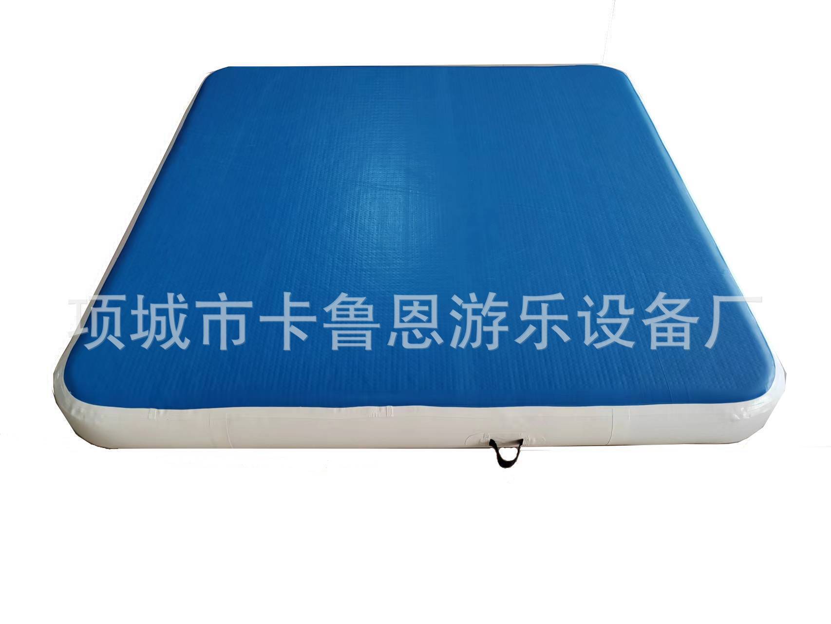 Đầu ga, xăng, xăng, xăng, xăng.