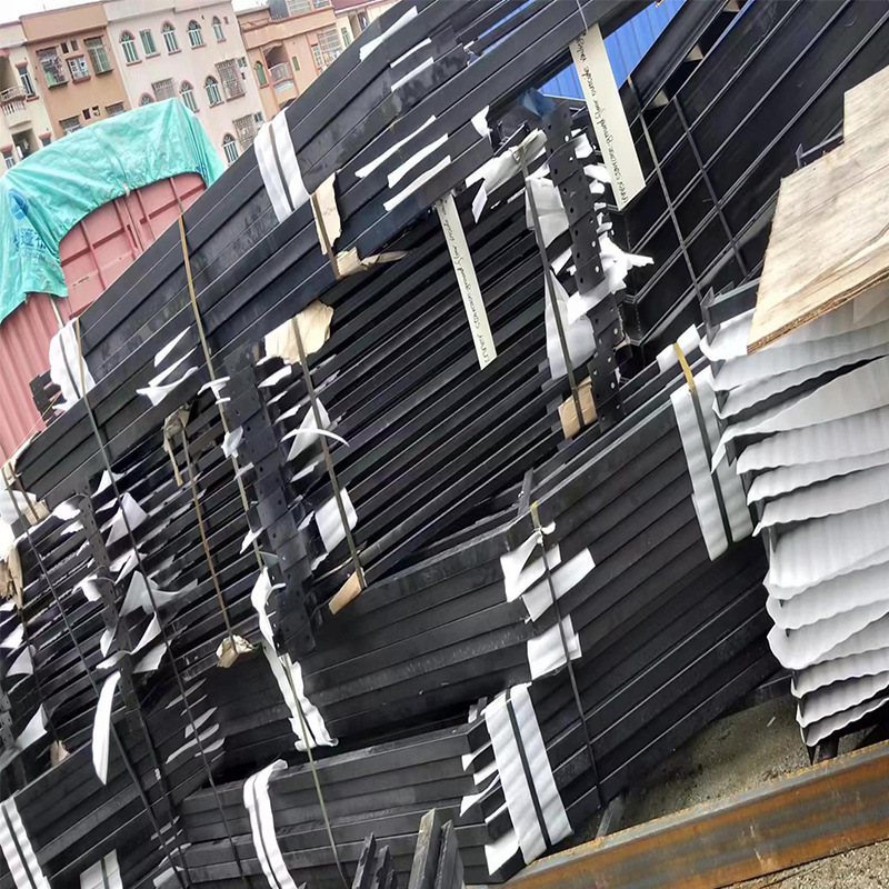 Thiết kế và xây dựng của một bức tường màn cho việc cải tạo phong cảnh thép trang web và kiến trúc thép