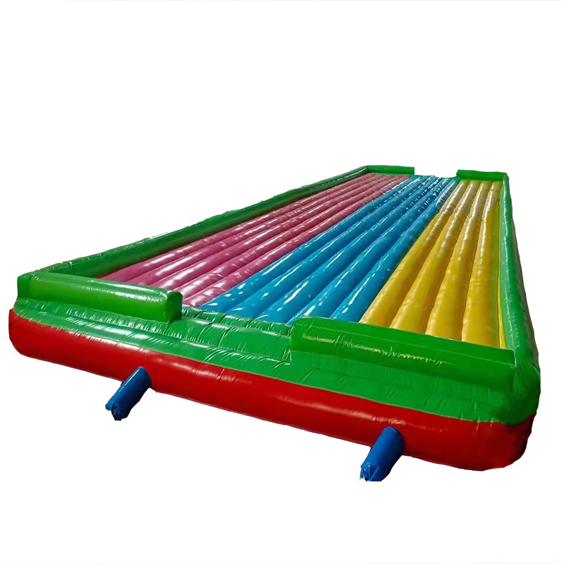 Tuỳ biến các cú đẩy lớn bên ngoài khu vực cầu đỏ, cầu vồng trượt tại vườn trẻ em.