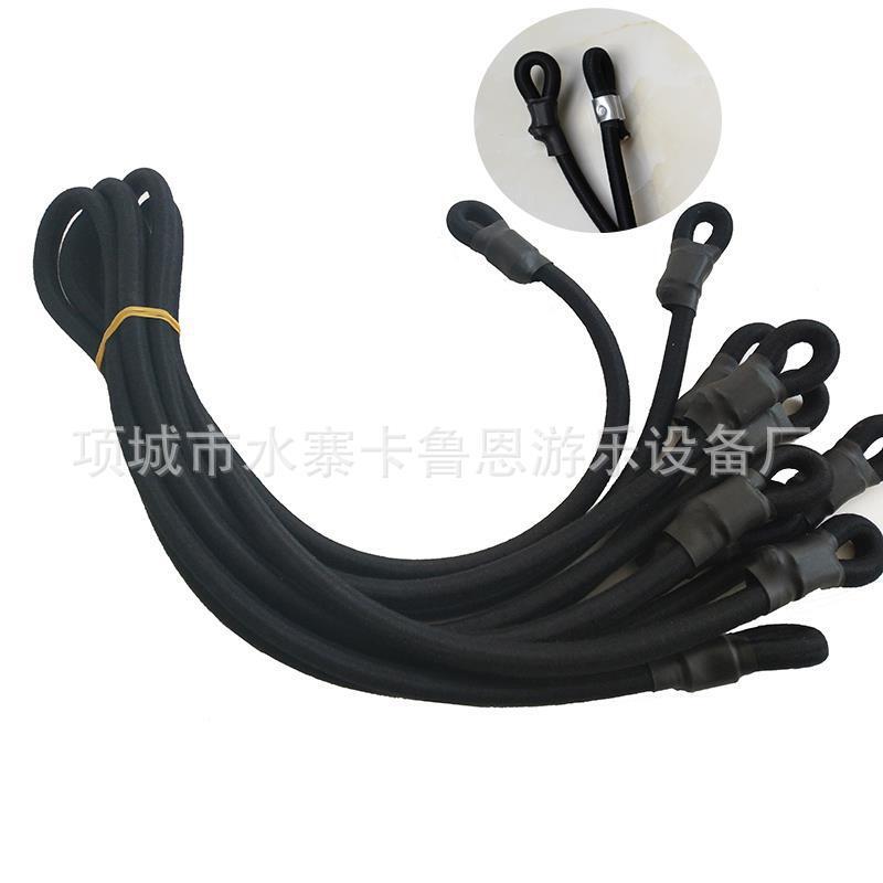 Thiết lập một bộ dụng cụ cho dây an toàn phát nổ của trẻ em và một phòng tập thể dục màu sắc.