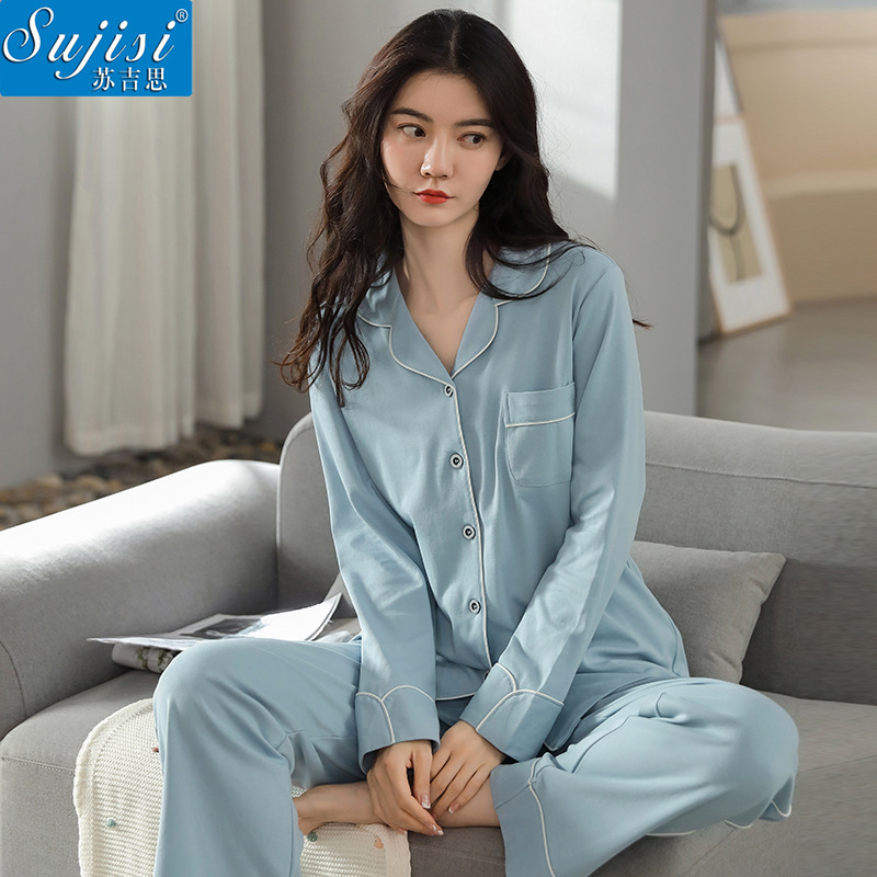 Vào mùa thu năm 2021, vải bông mới và quần áo mới của quý cô đã được chuyển đến ngôi nhà màu xanh tinh khiết, thoải mái.
