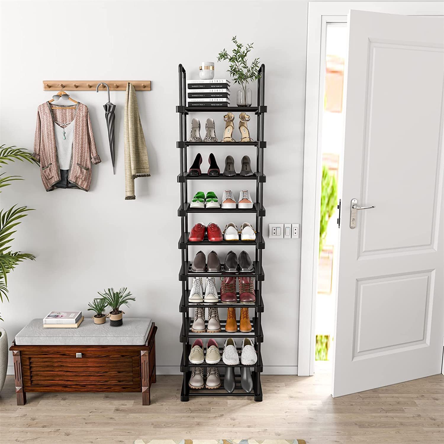 It's easy to clean up the shoes inside the shoes in front of the door.