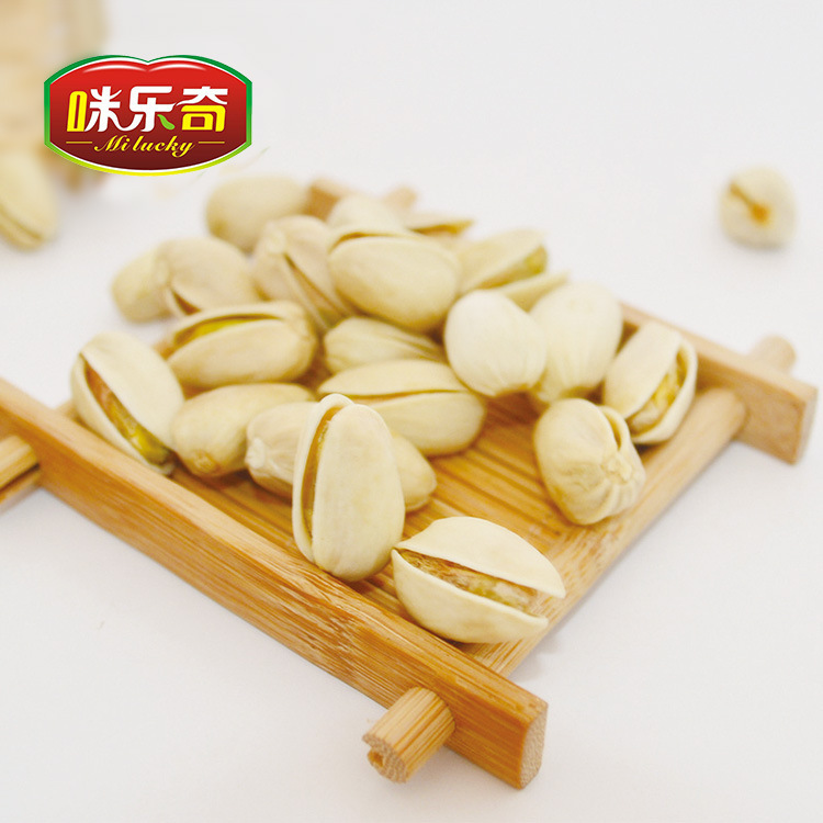 28 gram quả hồ đào buổi sáng mà không có màu trắng trên miệng.