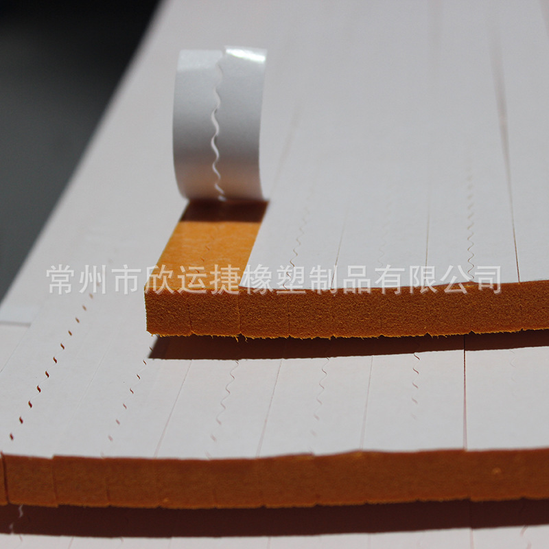 The manufacturer's orange-coloured, 50-degree-high-blade paintbox, sponge-blade, high-bullet pad automole.