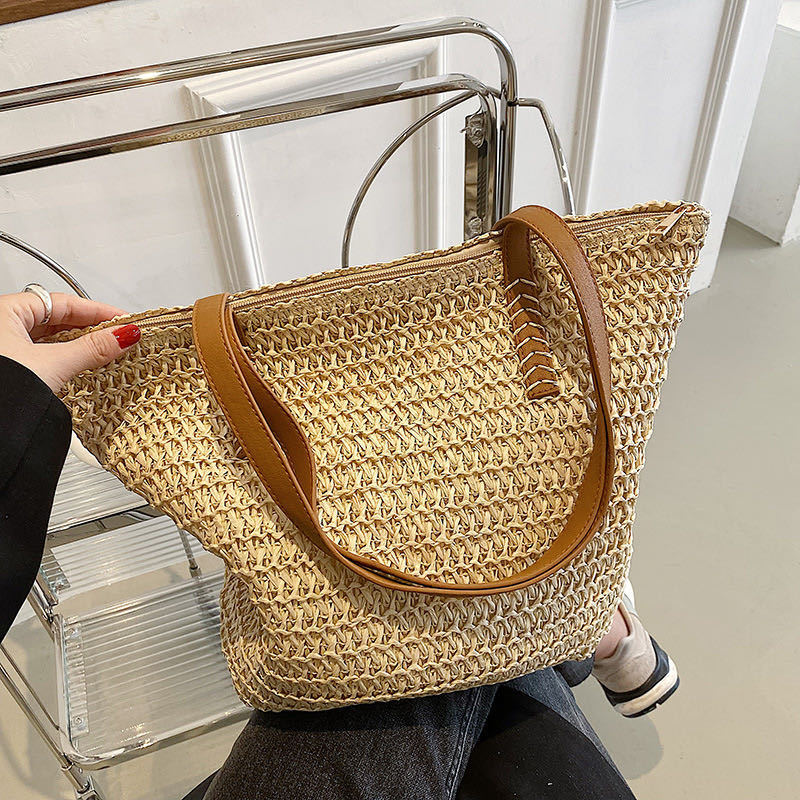 A new one-on-one shoulder bag for re-gotto.