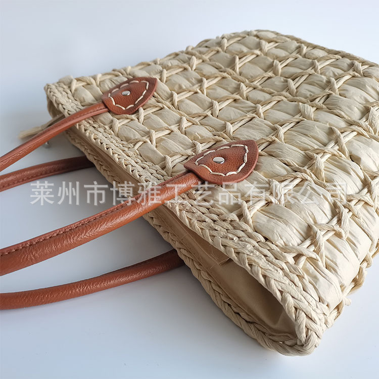 The Boya Crafts Factory offers a new package, a hand-held, large-capacity beach vacation.