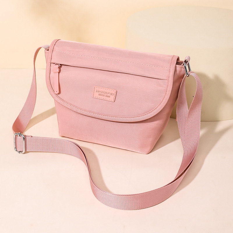 A new 2023 for the little bag girl.