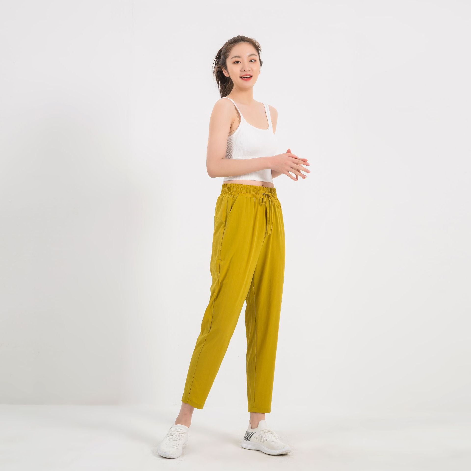 Một người Triều Tiên nóng bỏng, ốm yếu, ốm yếu, đen tối.