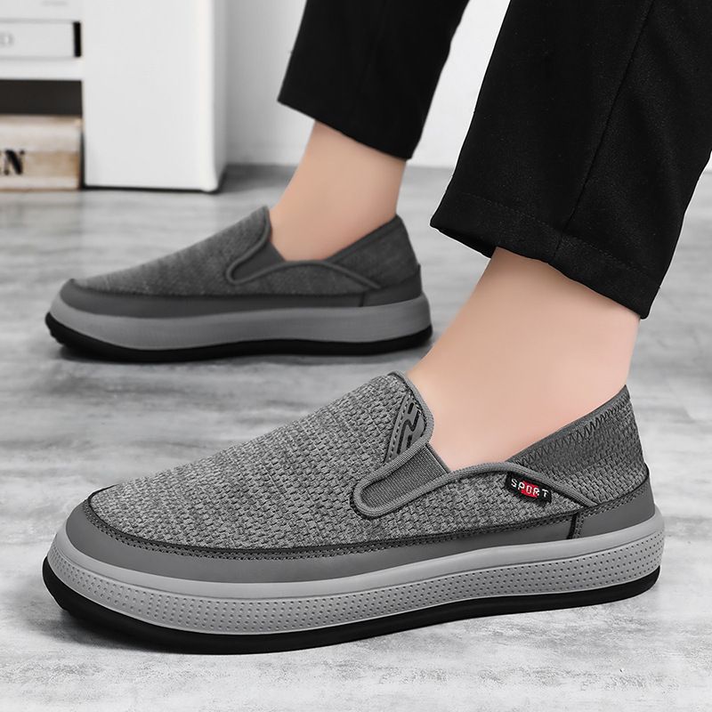 The new polyurethane in the summer was lightly aired by the old Beijing shoes.