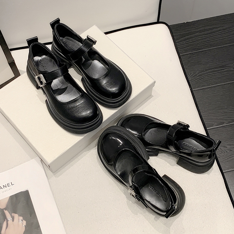 Mary Jane Shoes School is a big black coarse, French-sweet, twirl 2023.