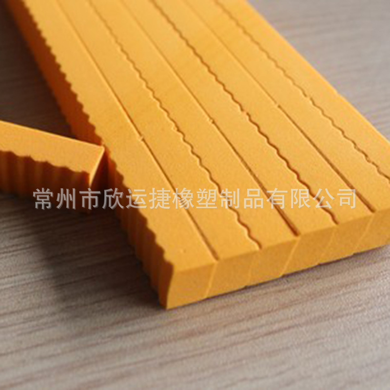 The manufacturer's orange-coloured, 50-degree-high-blade paintbox, sponge-blade, high-bullet pad automole.