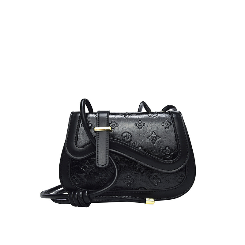 The Fashion Fashion Girl's 2022 summer brand-new one-shouldered saddle bag.