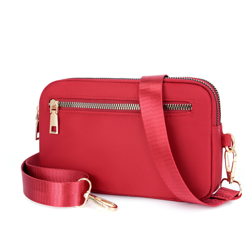 The 2020 new Nilombo one-shoulder bag for elderly mothers with twirling buns for leisure tourism.