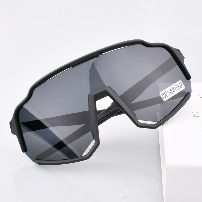 The factory's outdoor twirling glasses. TR90 Bicycling glasses.