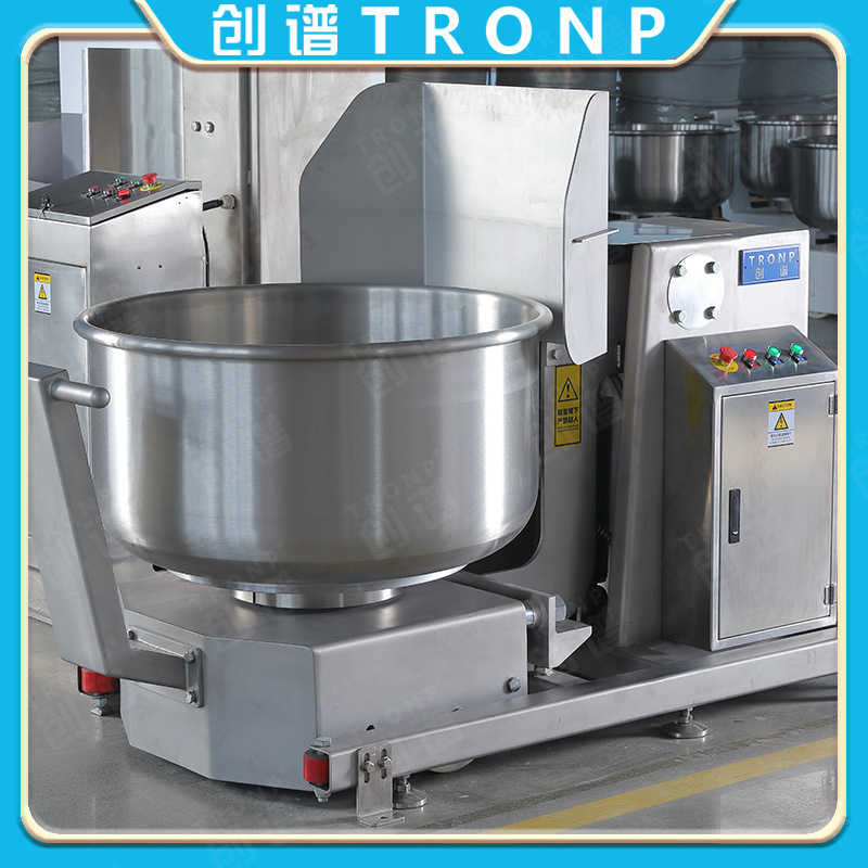 Máy gia tốc 1 mét, tách khỏi thùng và đối mặt với xô bánh mì, thang máy có áo khoác.