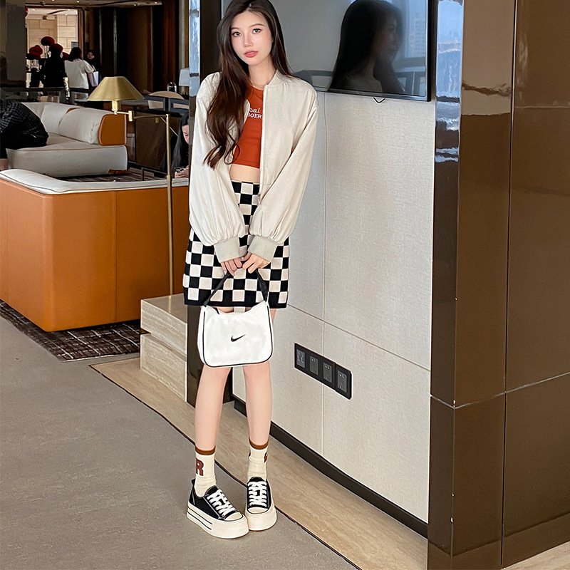 ♪ Little white shoes ♪