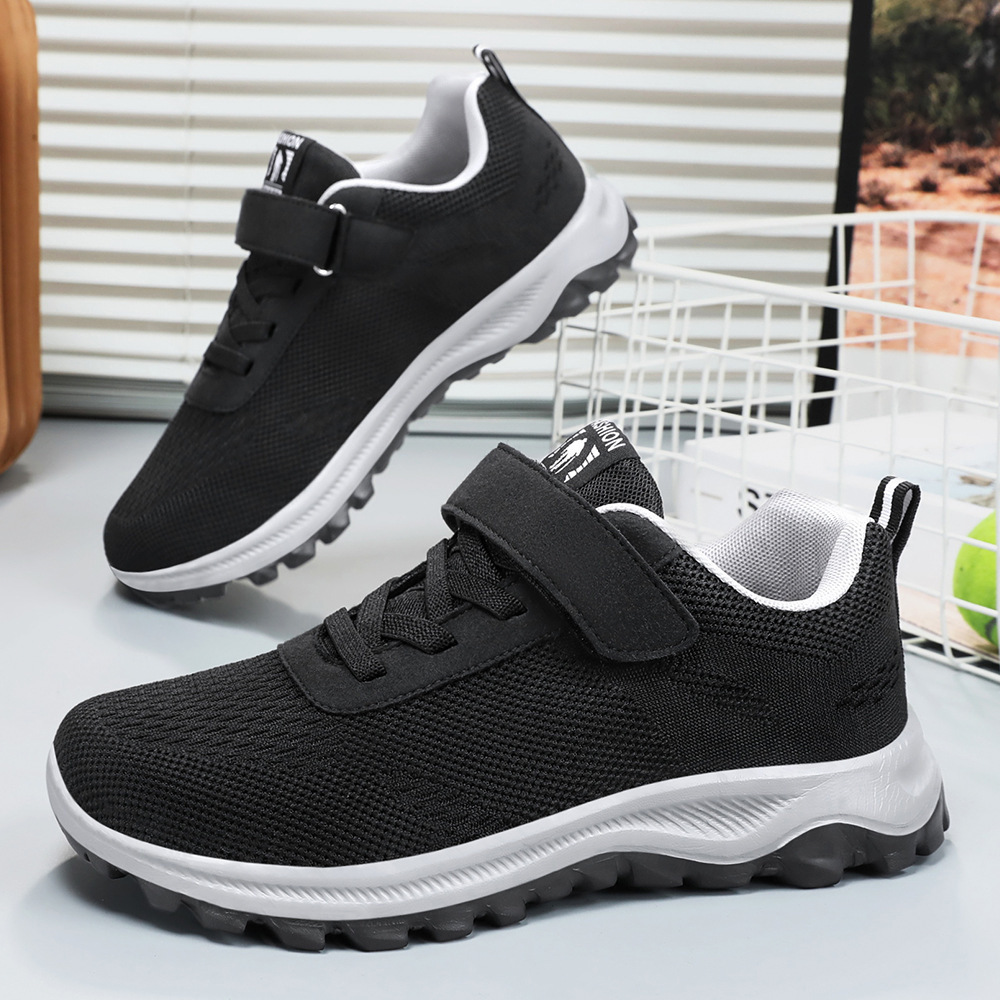 In the fall of 2024, the new couple's comfortable walking shoes lightened the old man's shoes with the magic to travel.