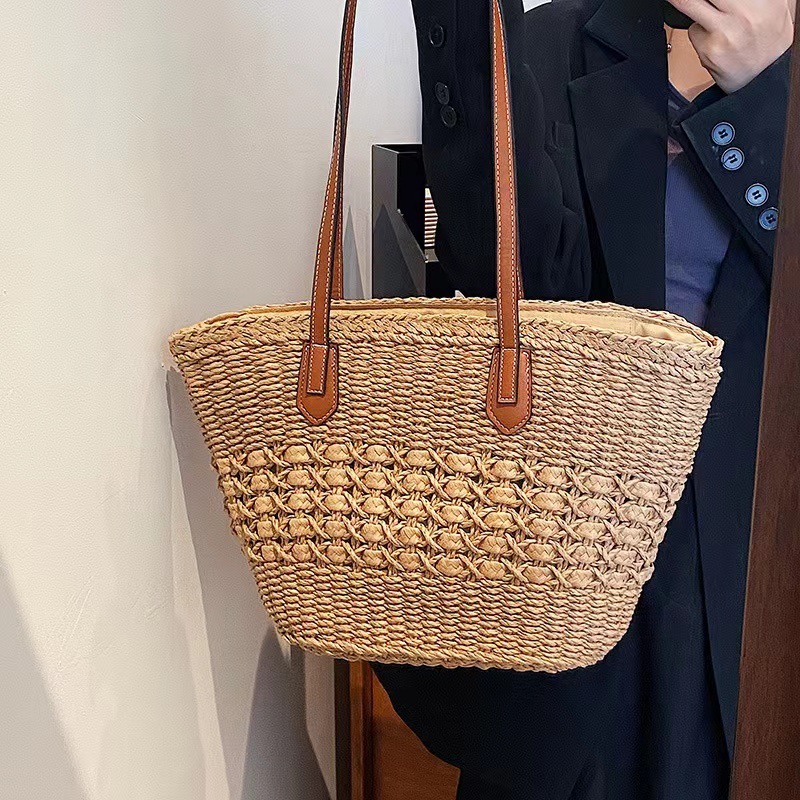 The factory supplies a one-shoulder bag.