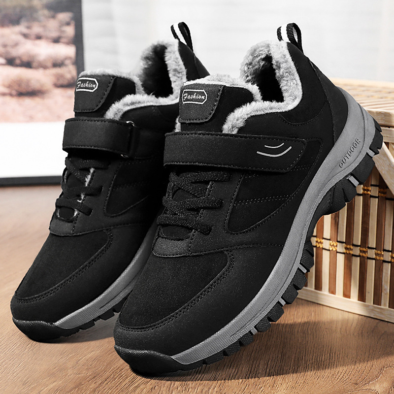 Men's shoes, new men's shoes for the winter season, velvet and robust shoes for warm old man's shoes, and cotton shoes for the couples.