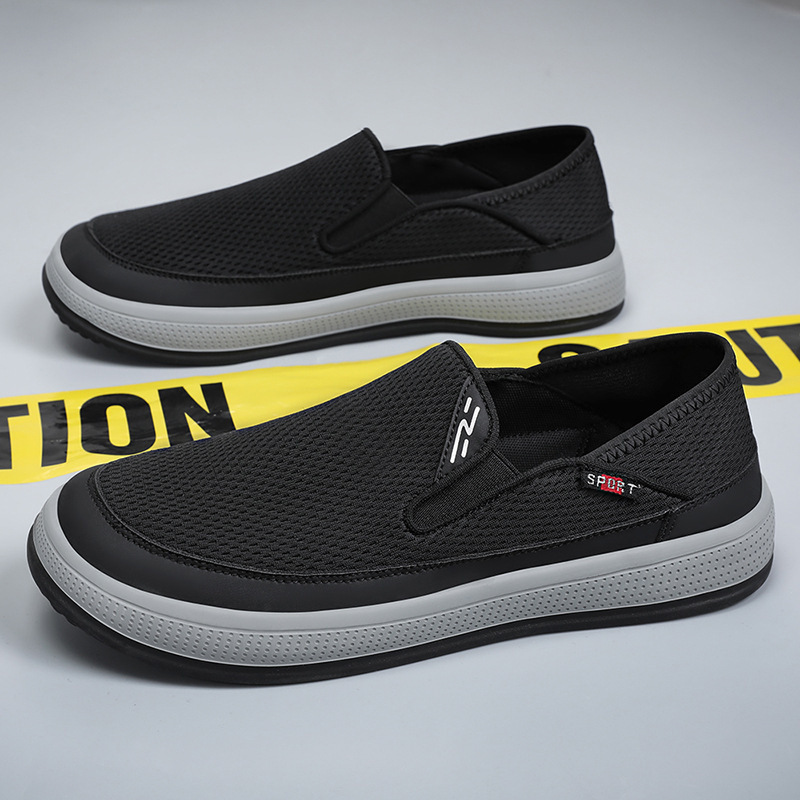 The new polyurethane in the summer was lightly aired by the old Beijing shoes.