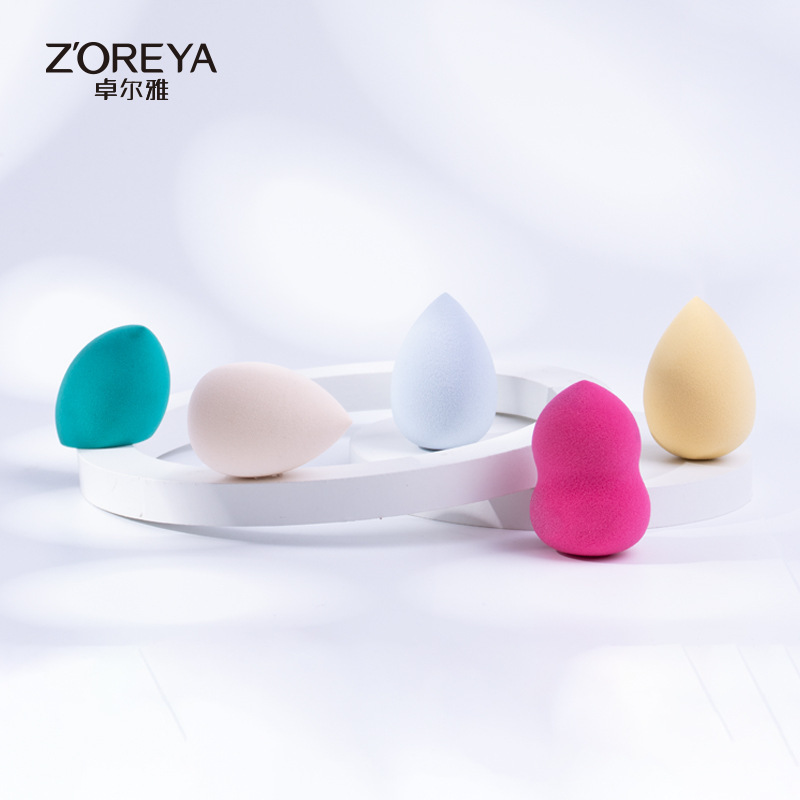 Zorya's new make-up egg tinkled sponges dry and wet, and made-up powdered eggs.