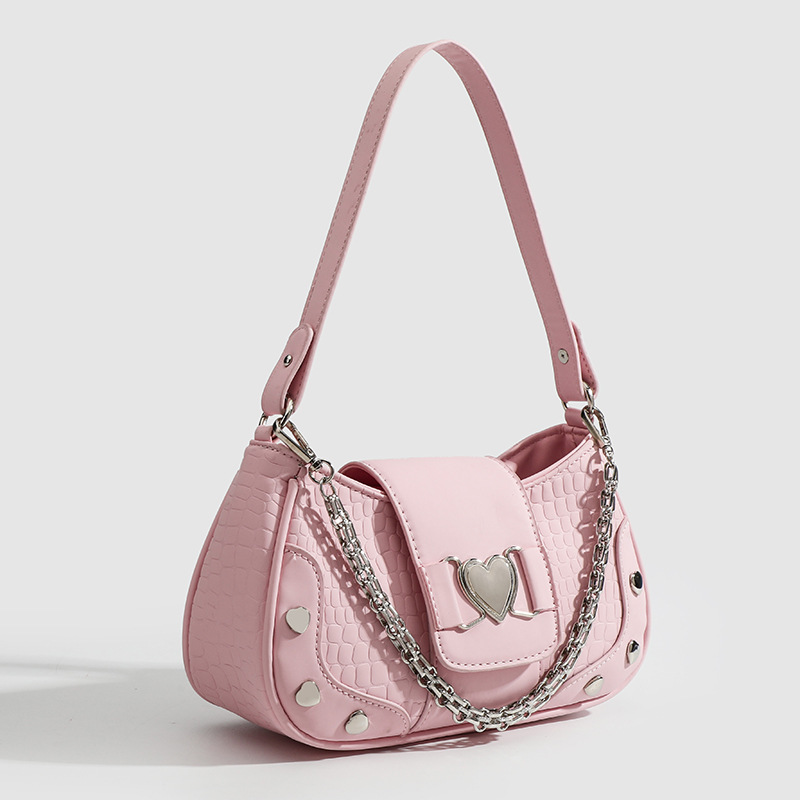 Small crowd bags, female 2024, new heart-shaped accessories in the fall, one-shoulder slash across the pack with long shoulder belts.