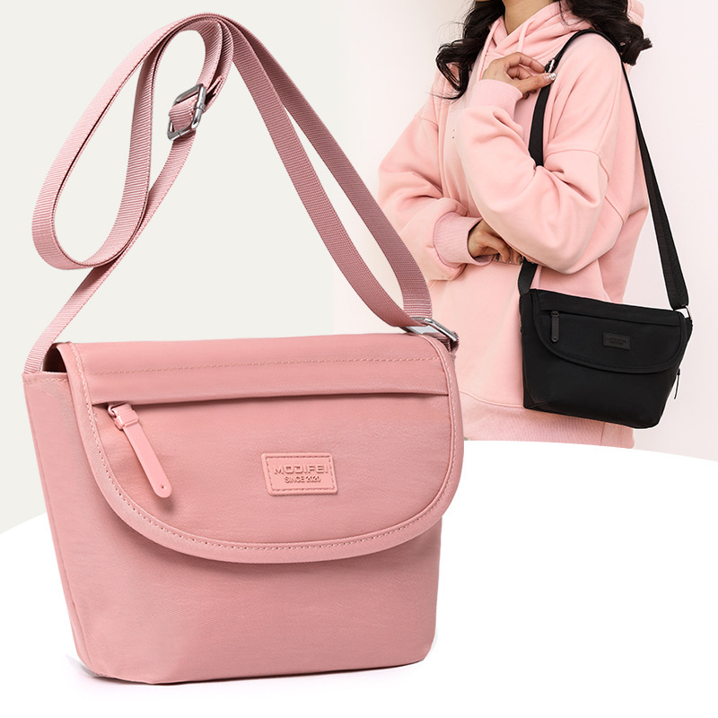 A new 2023 for the little bag girl.