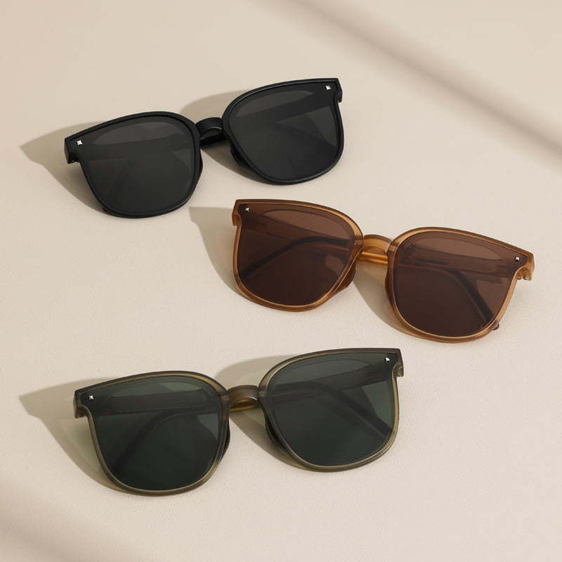 New folded sunglasses, high-quality TR-ray sunscreen for men and women with UV-resistant non-skinned sunglasses.