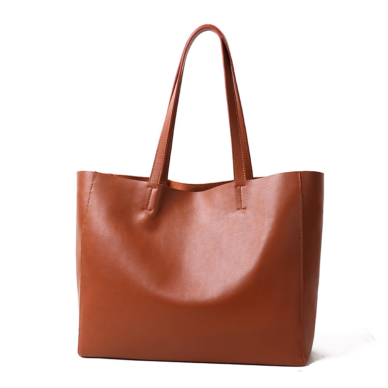 A new one- shoulder handbag for the baggirl 2021, with a large volume of oxen-skin.