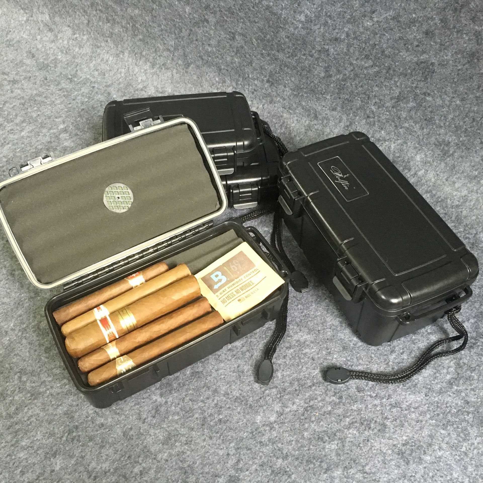 Travel of 10 open cigar boxes with high-end waterproof cigars soaking wet to travel C7002