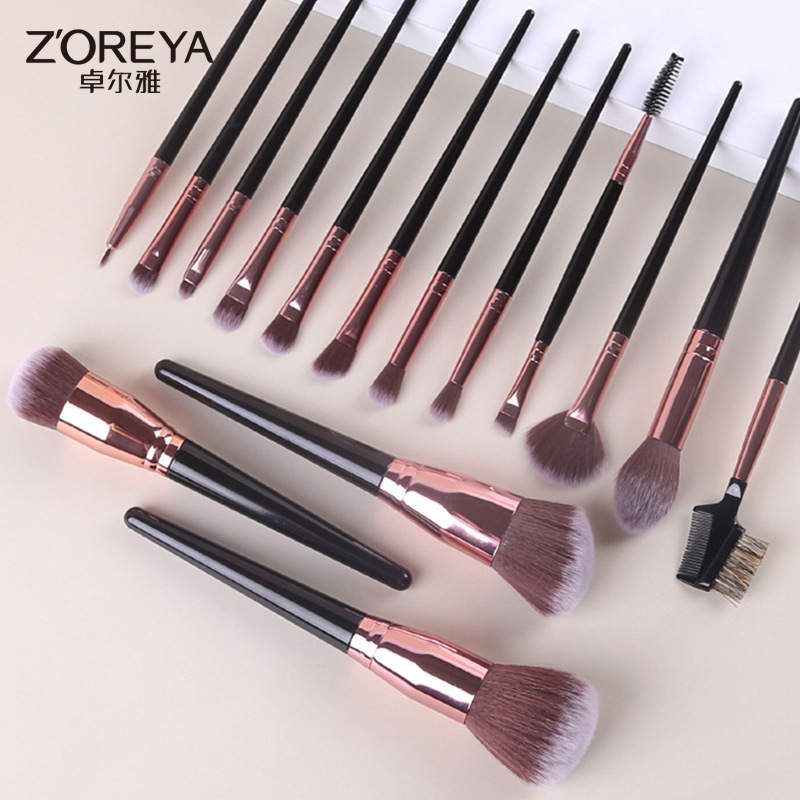 Zorja's make-up tool, shrouded eyelids, painted 15 makeup suits.