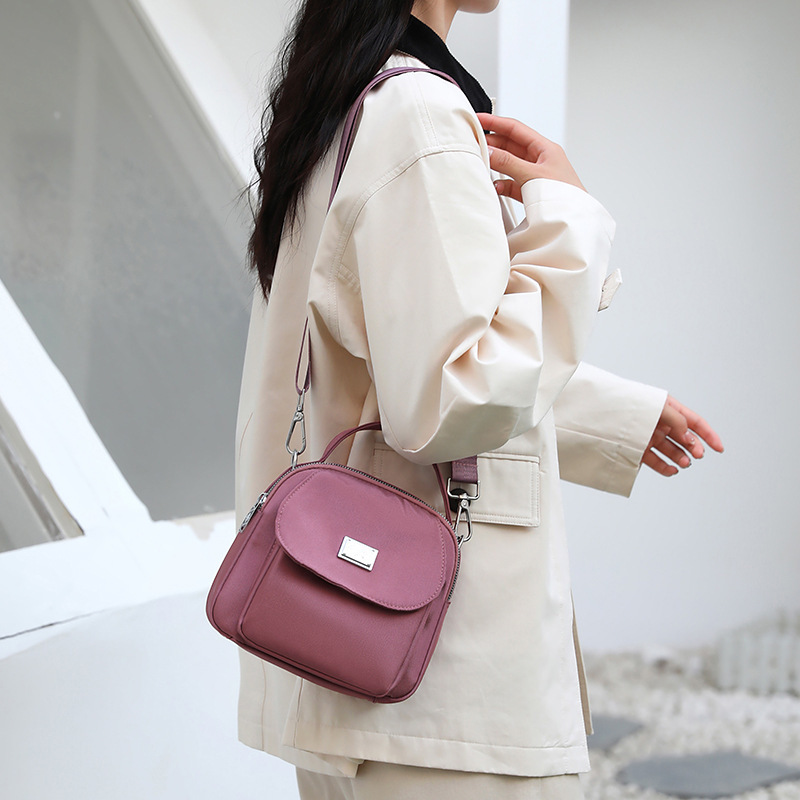 A new 2024 single-shoulder slant bag, a simple, pure-skinny-rone handbag.