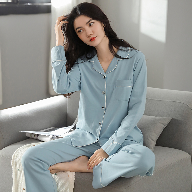 Vào mùa thu năm 2021, vải bông mới và quần áo mới của quý cô đã được chuyển đến ngôi nhà màu xanh tinh khiết, thoải mái.