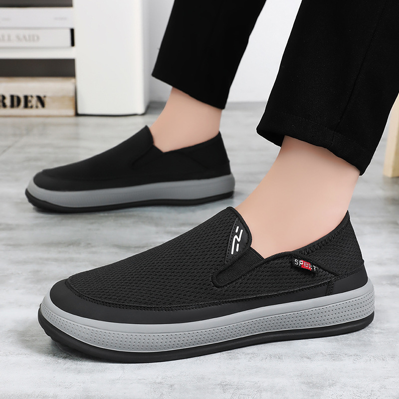 The new polyurethane in the summer was lightly aired by the old Beijing shoes.