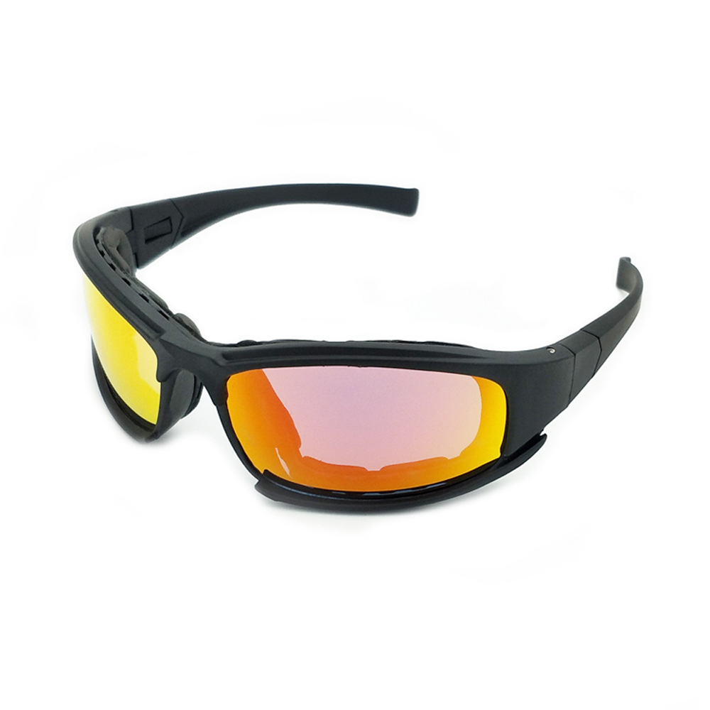 The factory's outdoor military fan C.S. Tactical Glasses, riding a pair of glasses to stay out of the wind.