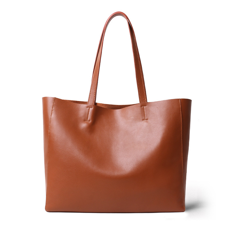 A new one- shoulder handbag for the baggirl 2021, with a large volume of oxen-skin.
