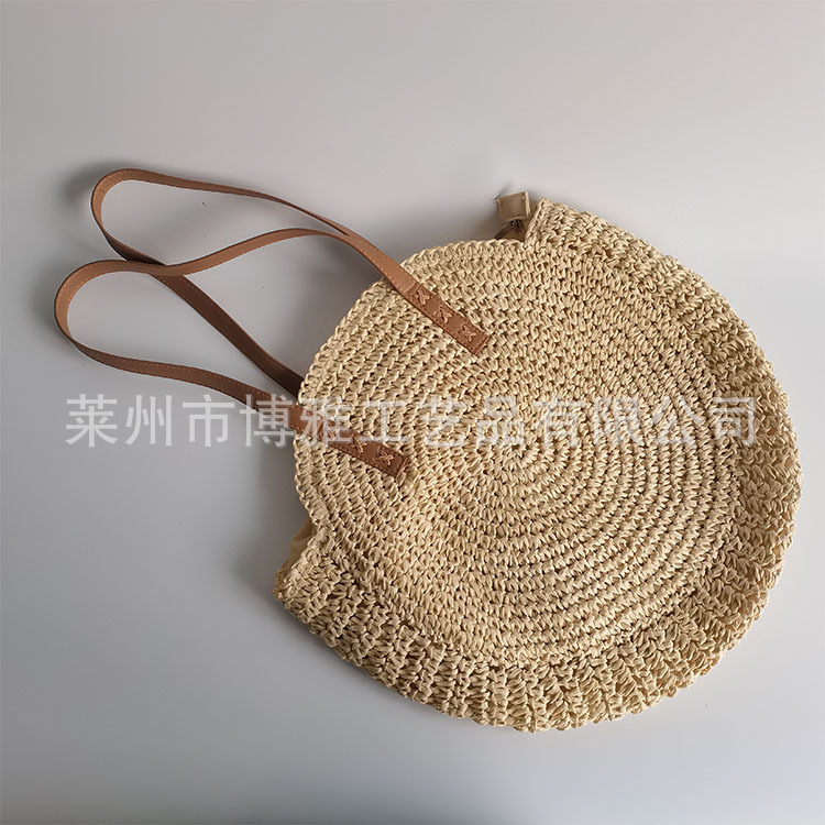 The Boya Crafts Factory offers round grass buns.