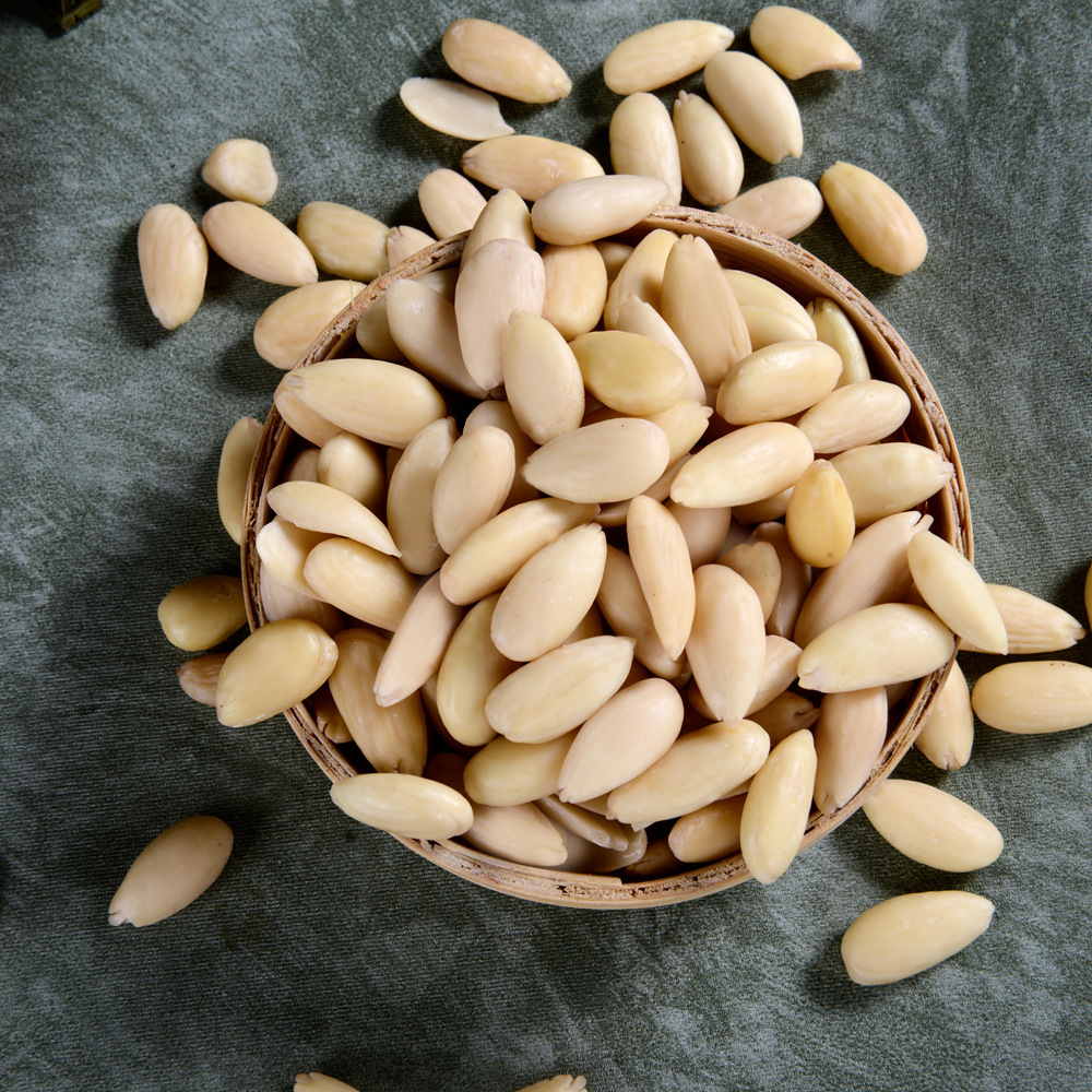 11.34 kg box full of nut-breaded fried rice with American almonds decorated with tonsels.