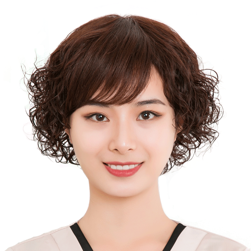 가발 소녀는 짧은 곱슬 머리가 있고, 오래된 남자는 털이 많은 얼굴을 얻었습니다.