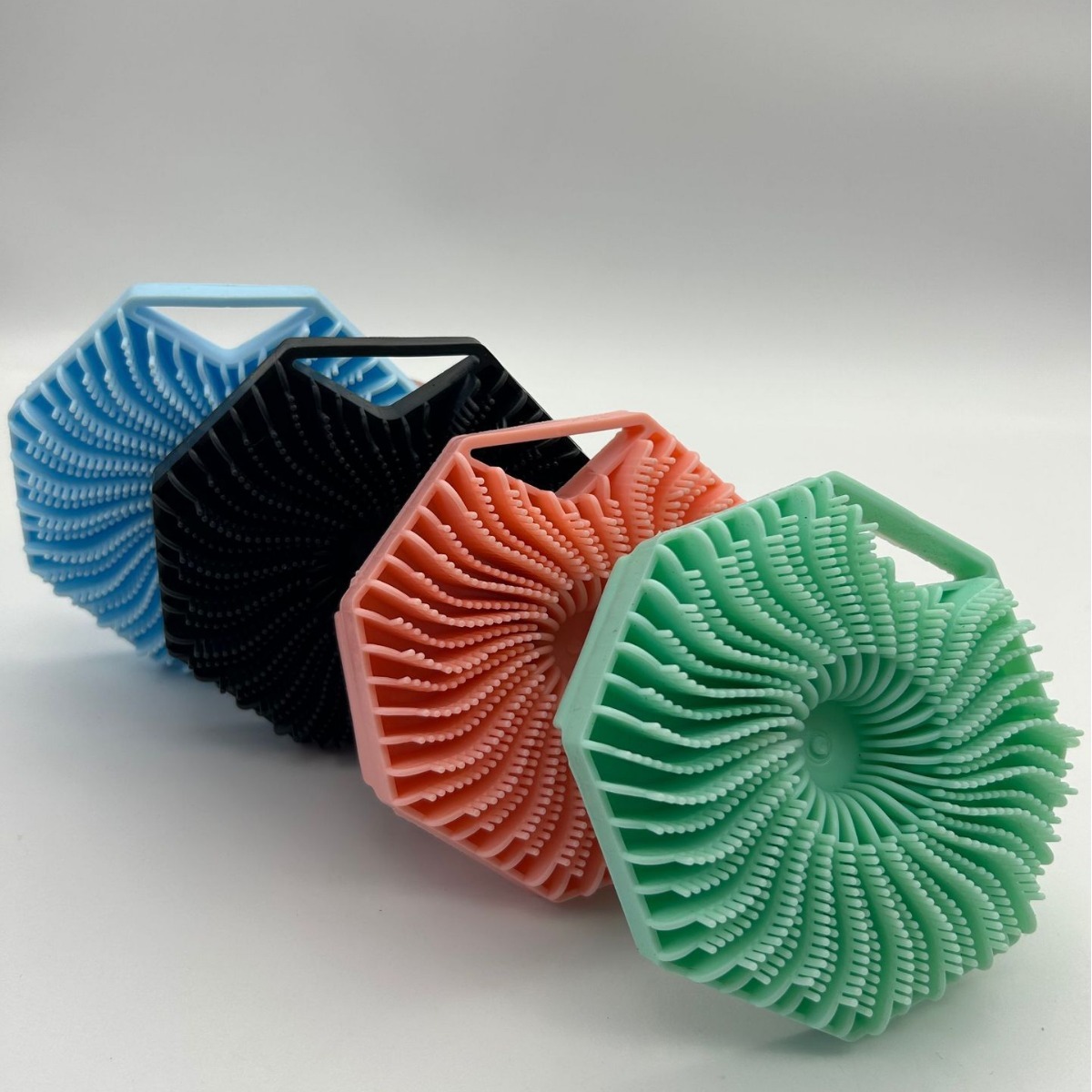 Cross-border cash, polygonal bath brushes, hand-held soft-fish fin massage brush, BathBrush factory.