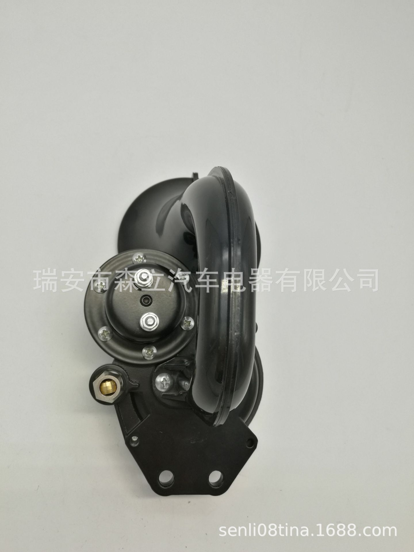 Cho một cái sừng ốc Volvo 12/24V ống gió chuyển đổi kèn xe tải.